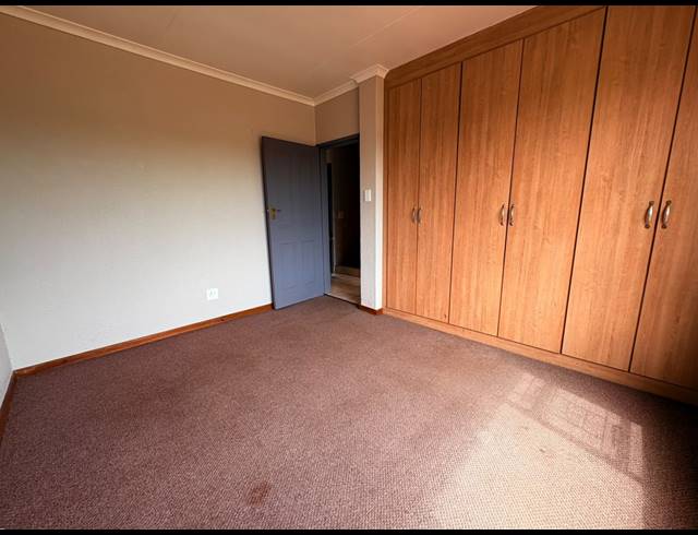 2 BEDROOM APARTMENT FOR SALE IN VAALPARK